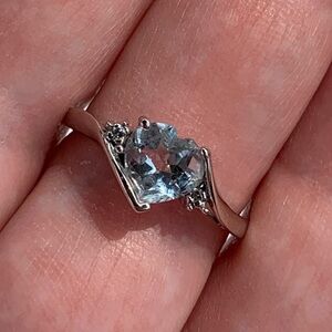 10K White Gold Aquamarine Ring